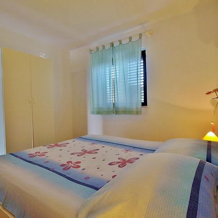 Apartments Eufemija Раб Экстерьер фото
