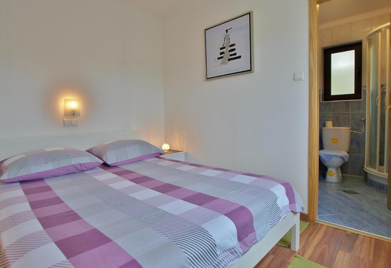 Apartments Eufemija Раб Экстерьер фото