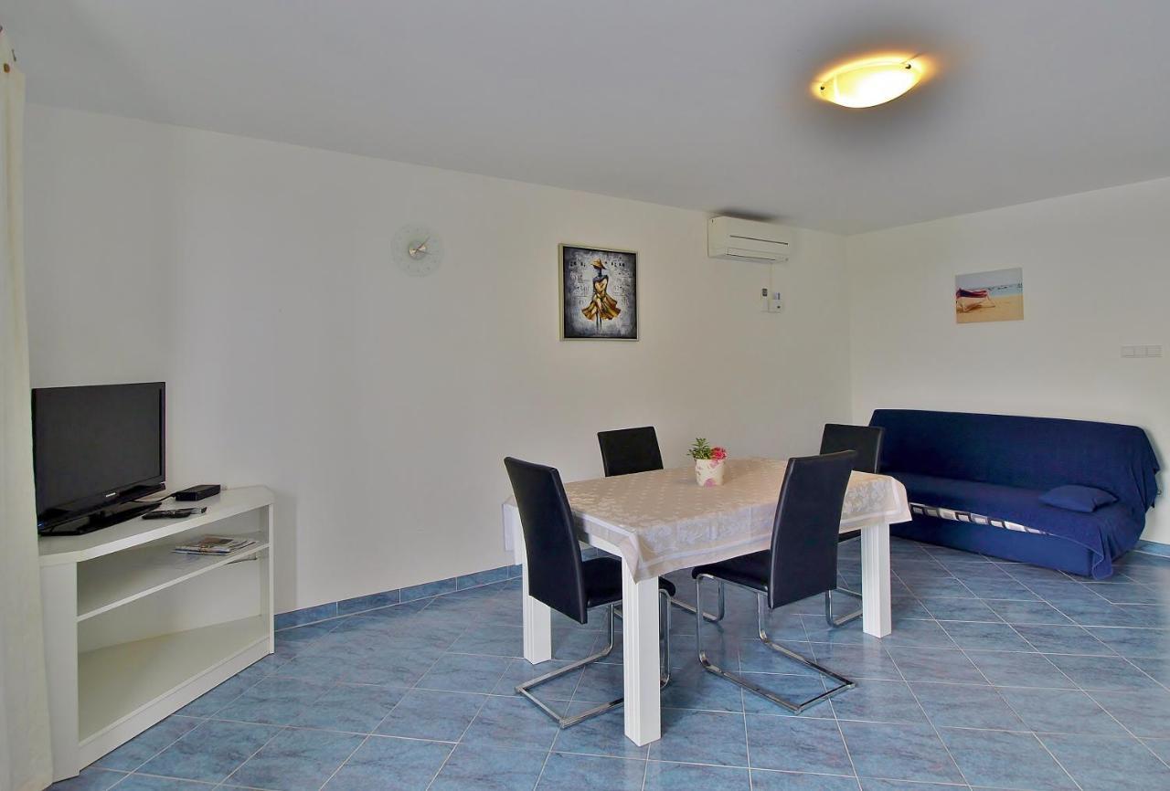Apartments Eufemija Раб Экстерьер фото